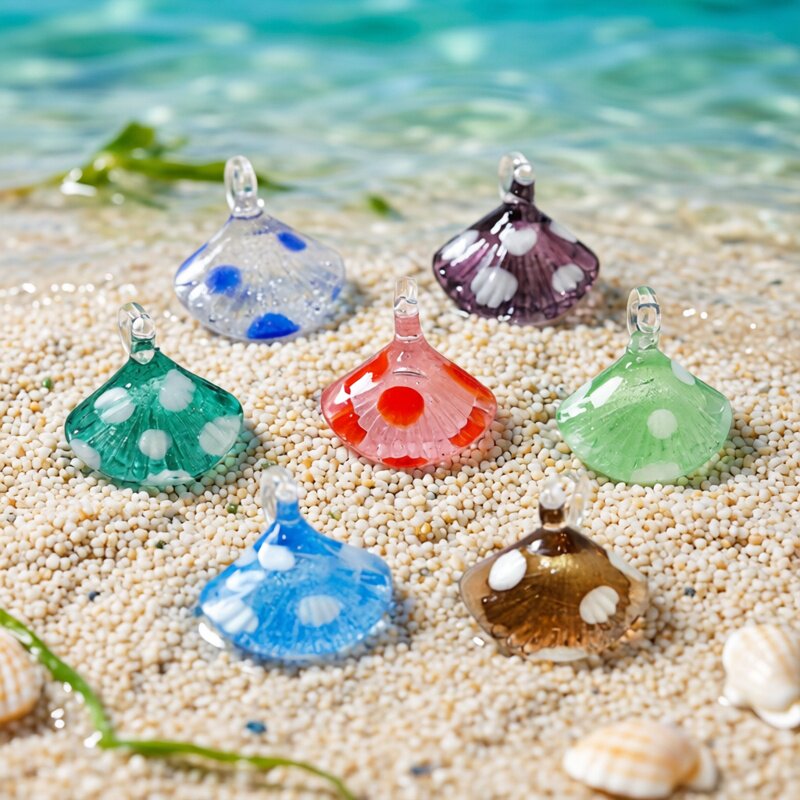 Colorful Mini Sea Shell Charm  - Marine Aquarium & Regional Centre recension och pris
